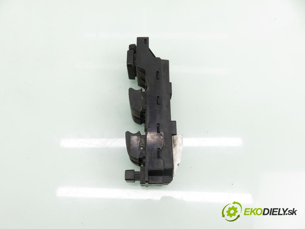 MAZDA CX-7 (ER) SUV 2008 182,00 2.3 - L3-VDT 2261,00 Panel ovládania okien EG2366350