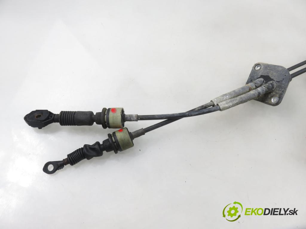 SUZUKI SWIFT III (MZ, EZ) HB 2005 68,00 1.3 4x4 (RS 413) - M13A 1328,00 ZVEDÁK: