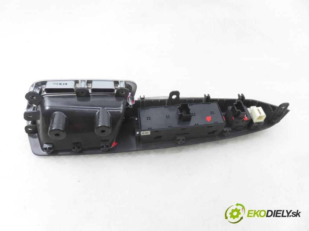 OPEL ANTARA A (L07) SUV 2012 135,00 2.2 CDTi 4x4 - A 22 DMH 2231,00 Panel ovládania okien