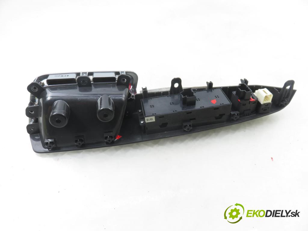 OPEL ANTARA A (L07) SUV 2012 135,00 2.2 CDTi 4x4 - A 22 DMH 2231,00 Panel ovládania okien