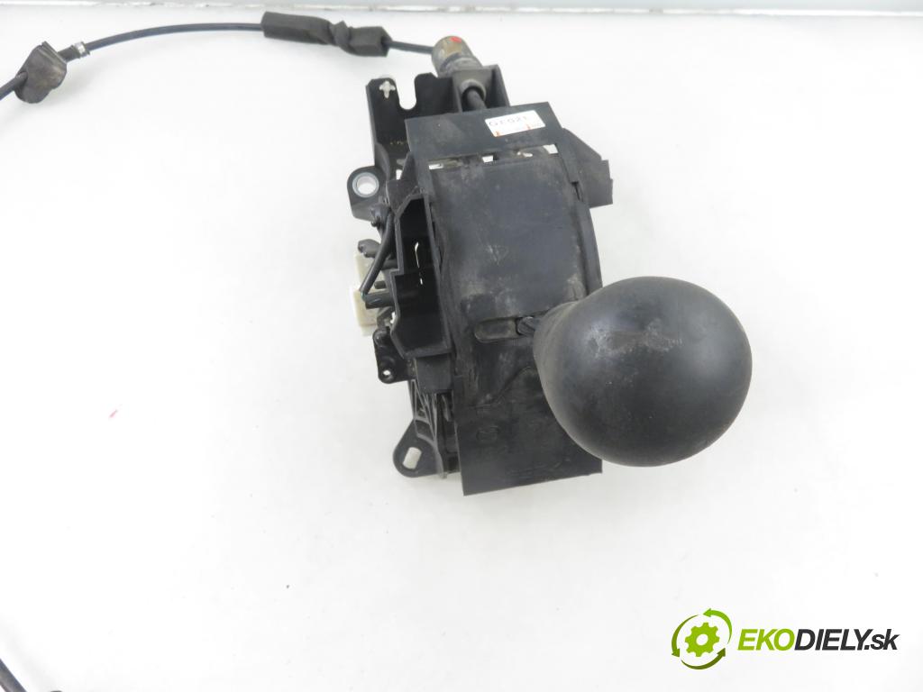 MAZDA CX-7 (ER) SUV 2008 182,00 2.3 244 - L3-VDT 2261,00 ZVEDÁK: 75C351