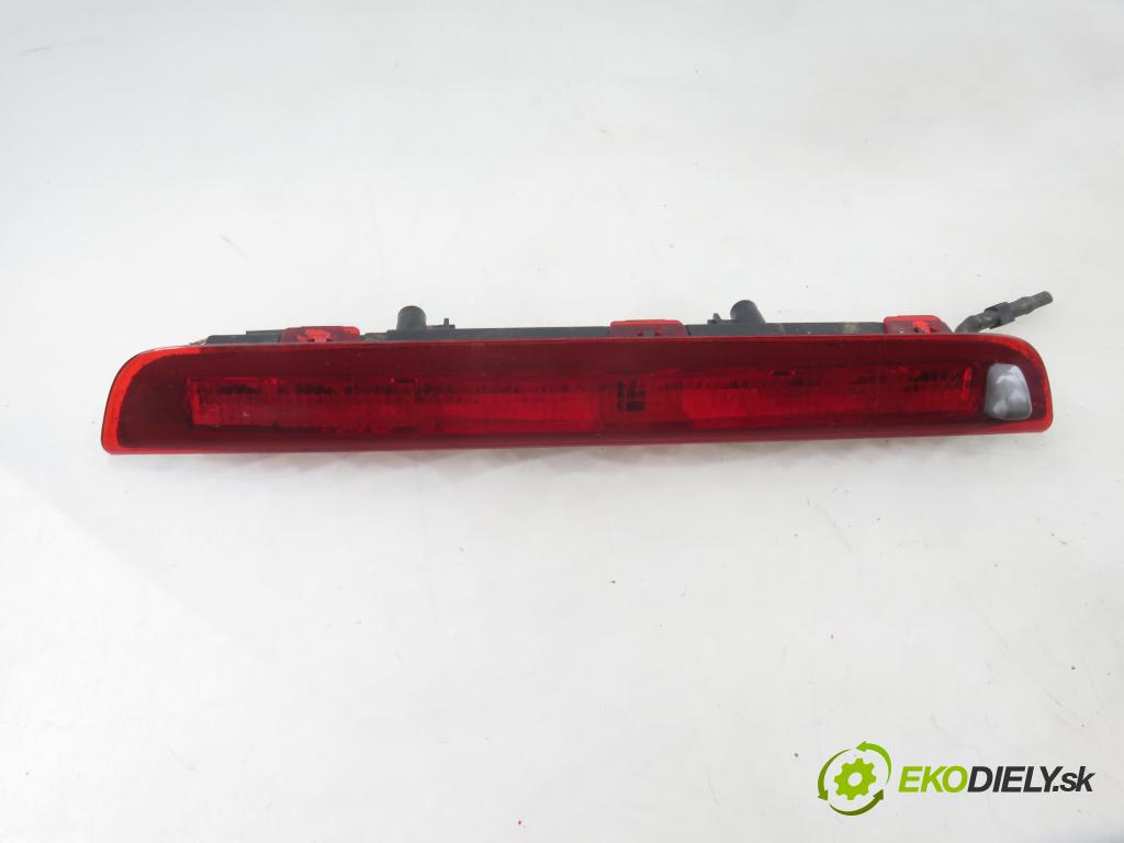 OPEL MERIVA A nadwozie wielkoprzestrzenne (MPV) (X03) HB 2003 74,00 1.6 16V - Z 16 XE 1598,00 SVĚTLO bŕzd 13149529 ; 89398087