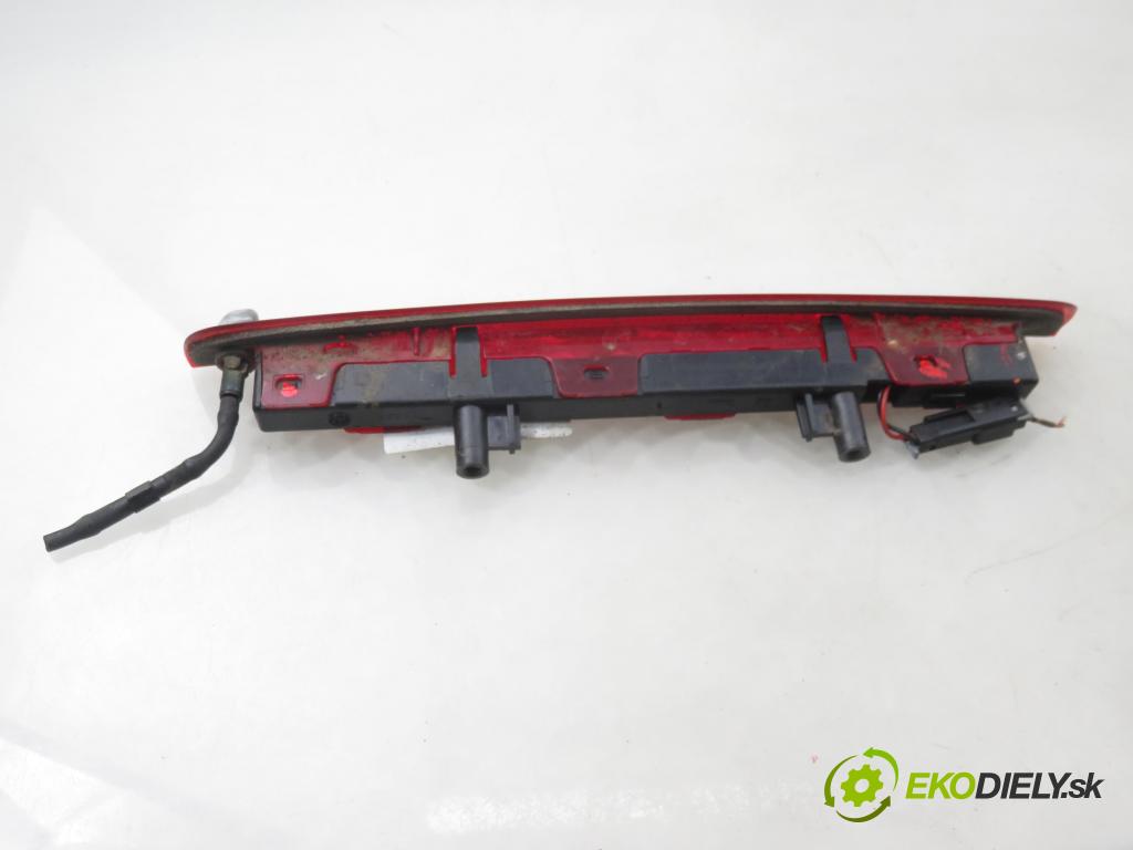 OPEL MERIVA A nadwozie wielkoprzestrzenne (MPV) (X03) HB 2003 74,00 1.6 16V - Z 16 XE 1598,00 SVĚTLO bŕzd 13149529 ; 89398087