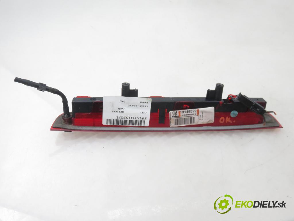 OPEL MERIVA A nadwozie wielkoprzestrzenne (MPV) (X03) HB 2003 74,00 1.6 16V - Z 16 XE 1598,00 SVĚTLO bŕzd 13149529 ; 89398087