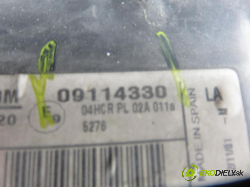 OPEL CORSA C (X01) HB 2003 55,00 1.2 16V 75 - Z 12 XE 1199,00 Svetlo PP 09114330