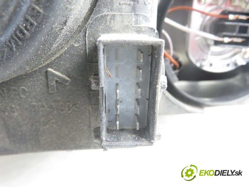 OPEL CORSA C (X01) HB 2003 55,00 1.2 - Z 12 XE 1199,00 světlo LP 09114329