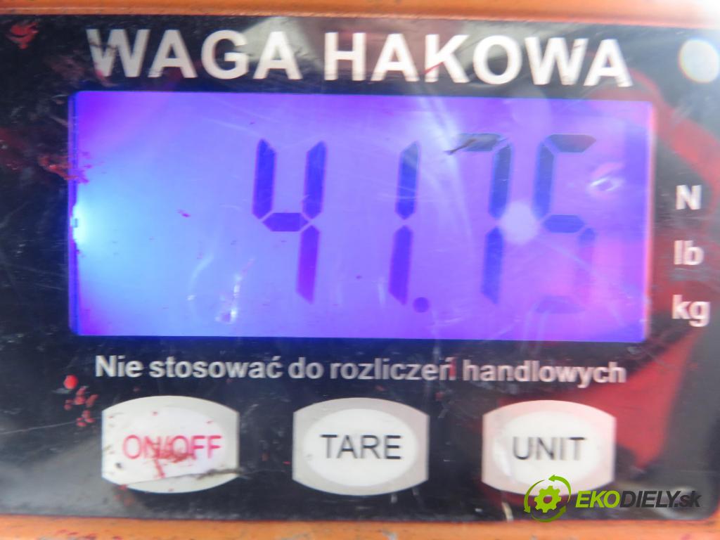 TOYOTA YARIS (_P1_) HB 2005 64,00 1.3 VVTi 87 - 2SZ-FE 1298,00 výztuha zadní část ABS