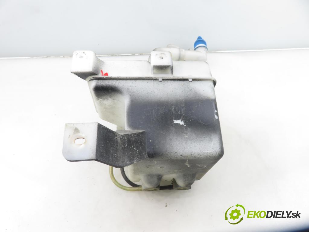SUZUKI SWIFT III (MZ, EZ) HB 2005 68,00 1.3 4x4 (RS 413) - M13A 1328,00 Nádržka ostrekovačov (Kľučka dverí ostatné)