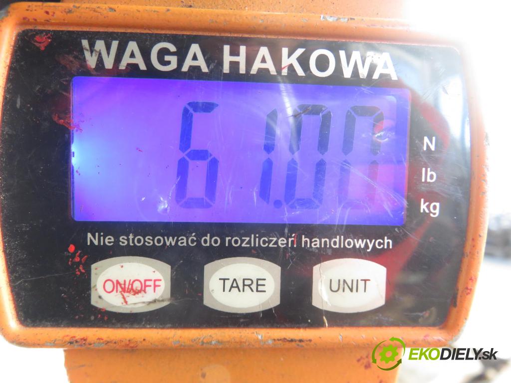 RENAULT KANGOO (KC0/1_) KOMBIVAN 2001 55,00 1.4 75 - E7J 780 1390,00 výztuha zadní část