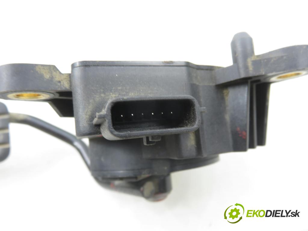 RENAULT MEGANE II Kombi (KM0/1_) KOMBI 2006 110,00 2.0 dCi - M9R 700 1995,00 potenciometr plynového pedálu 8200153270B (Potenciometr plynového pedálu)
