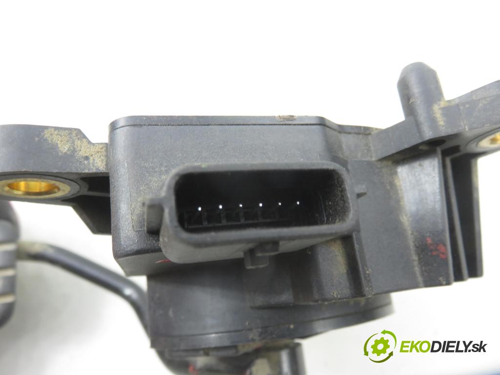 RENAULT MEGANE II Kombi (KM0/1_) KOMBI 2006 110,00 2.0 dCi - M9R 700 1995,00 potenciometr plynového pedálu 8200153270B (Potenciometr plynového pedálu)
