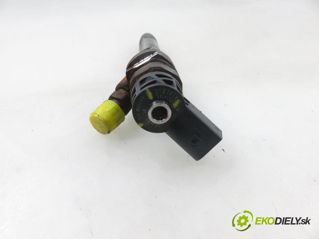 TOYOTA AVENSIS sedan (_T27_) SEDAN 2016 105,00 2.0 D-4D (WWT271_) - 2WW 1995,00 vstřikovač 0445110613 ; 8514146 (Vstřikovač paliva)