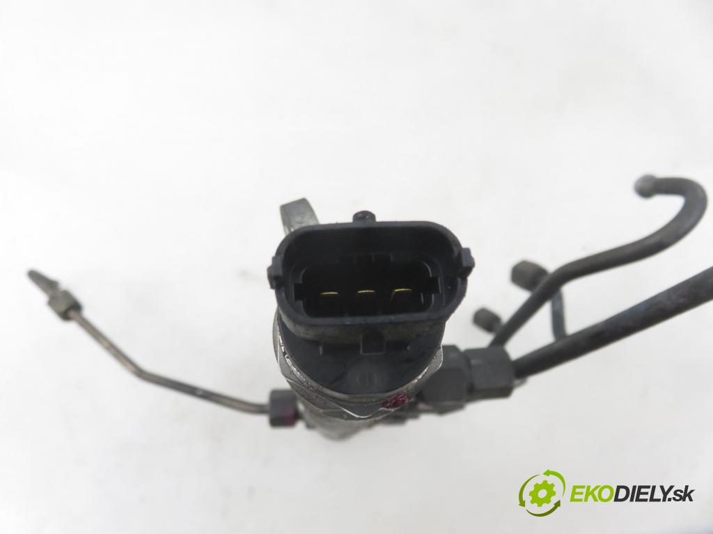 ALFA ROMEO 147 (937_) HB 2006 110,00 1.9 JTDM 16V (937.AXN1B, 937.BXN1B) - 937 A5.000 1910,00 lišta vstřikovací 55197372 ; 0445214058 ; 0281002706 (Vstřikovací lišta)