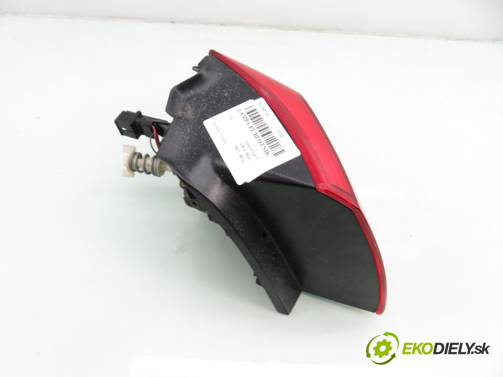VW GOLF VII (5G1, BQ1, BE1, BE2) HB 2014 77,00 1.6 TDI - CLHA 1598,00 světlo pravé zadní 5G0945096M ; 90052058A