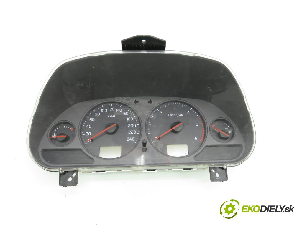 VOLVO V40 Kombi (645) KOMBI 2002 75,00 1.9 DI - D 4192 T4 1870,00 Prístrojovka elektrický 30623048