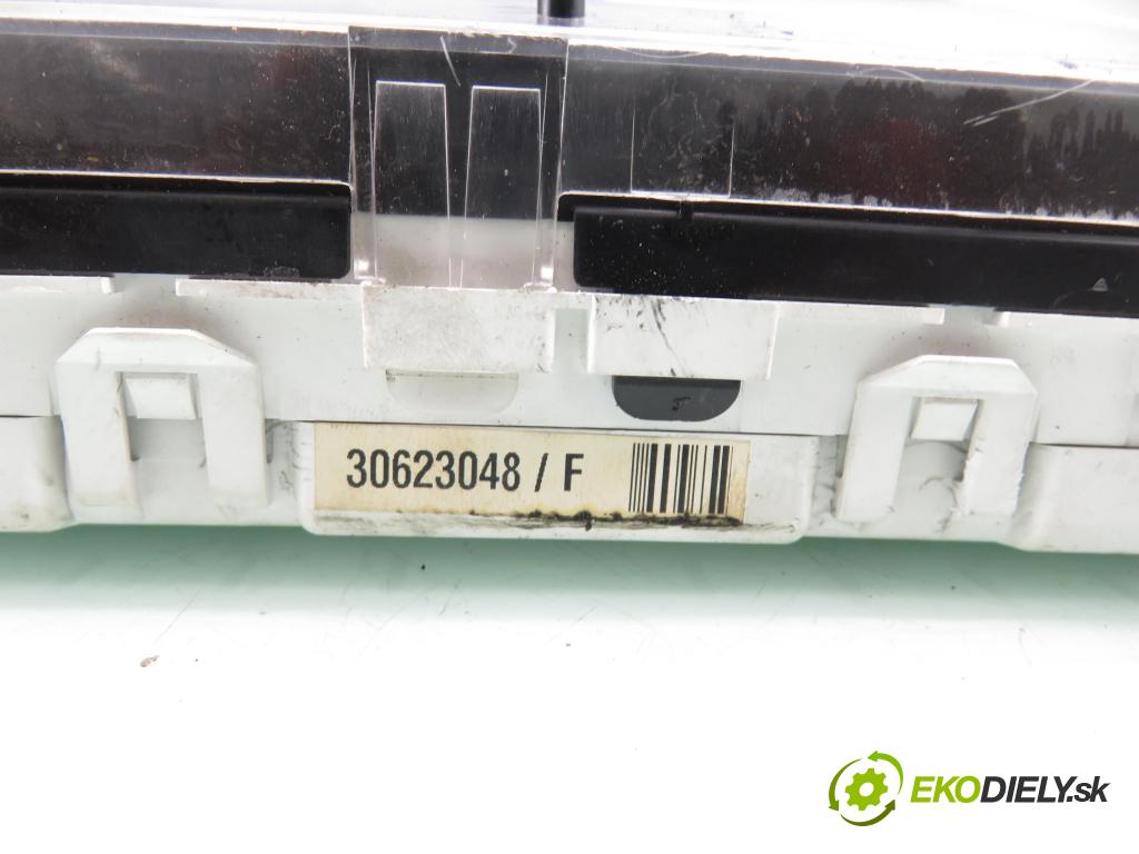 VOLVO V40 Kombi (645) KOMBI 2002 75,00 1.9 DI - D 4192 T4 1870,00 Prístrojovka elektrický 30623048
