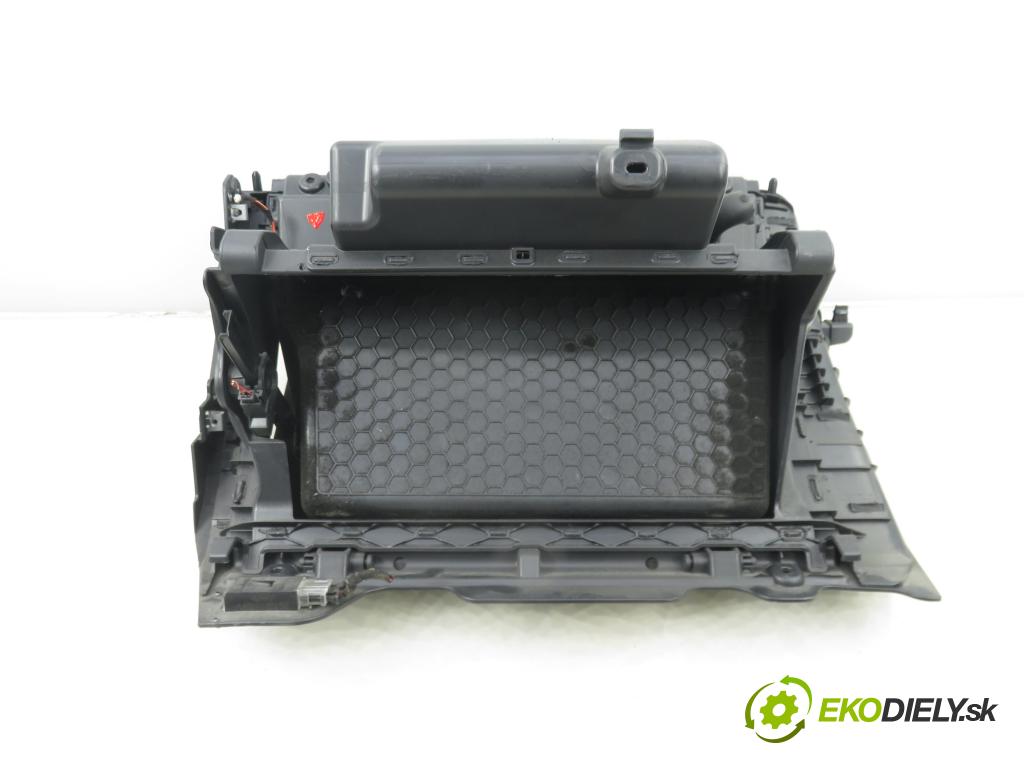 VW GOLF VII (5G1, BQ1, BE1, BE2) HB 2014 77,00 1.6 TDI - CLHA 1598,00 Priehradka, kastlík 5G1857097T ; 5G1857285D