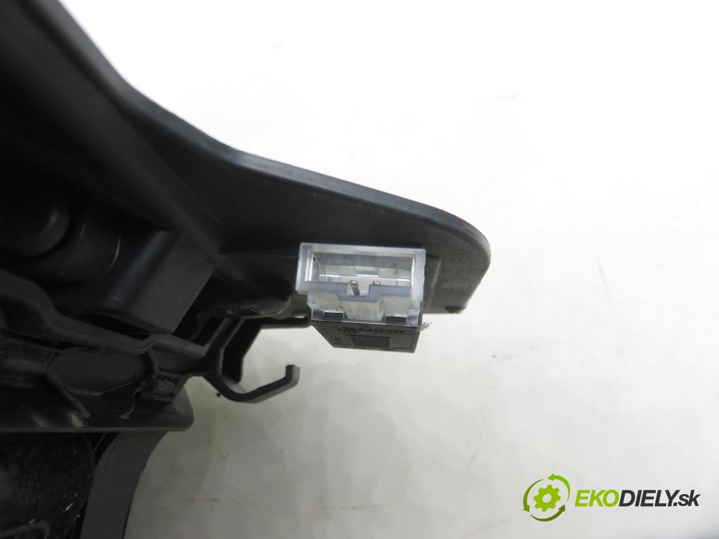 VW GOLF VII (5G1, BQ1, BE1, BE2) HB 2014 77,00 1.6 TDI - CLHA 1598,00 Priehradka, kastlík 5G1857097T ; 5G1857285D