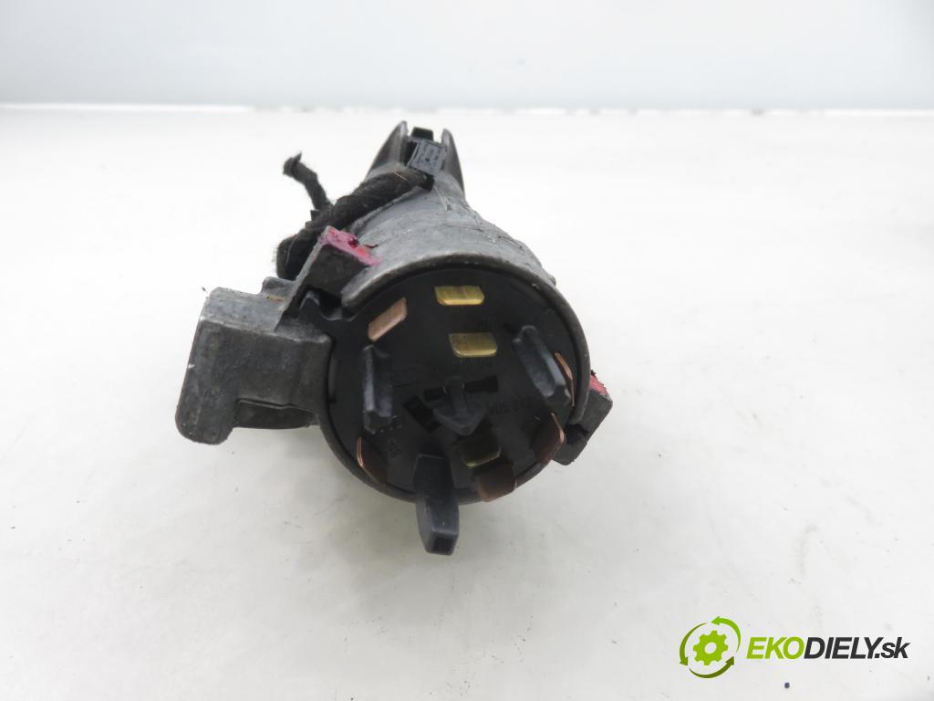 AUDI A3 (8L1) HB 2002 96,00 1.9 TDI PD 130 - ASZ 1896,00 spinačka / zámky 4B0905851C