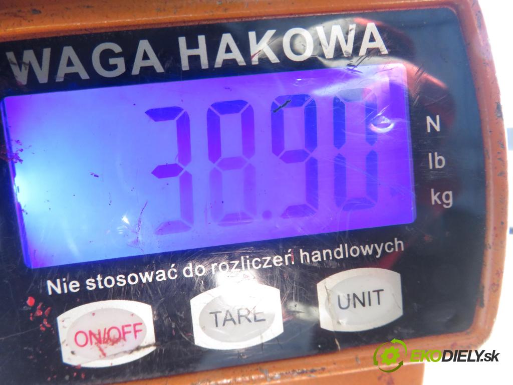 TOYOTA COROLLA (_E12_) HB 2002 81,00 1.6 VVT-i (ZZE121_) - 3ZZ-FE 1598,00 výztuha zadní část ABS