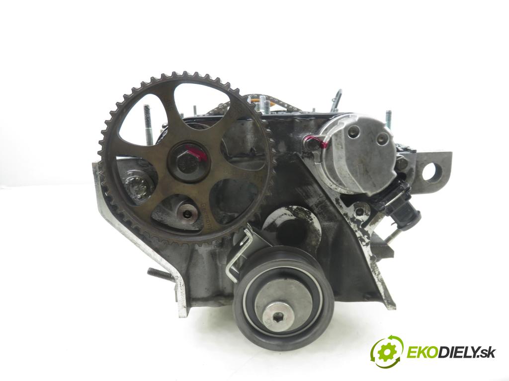 AUDI A3 (8L1) HB 1999 92,00 1.8 - AGN 1781,00 (hlava 058103373D
