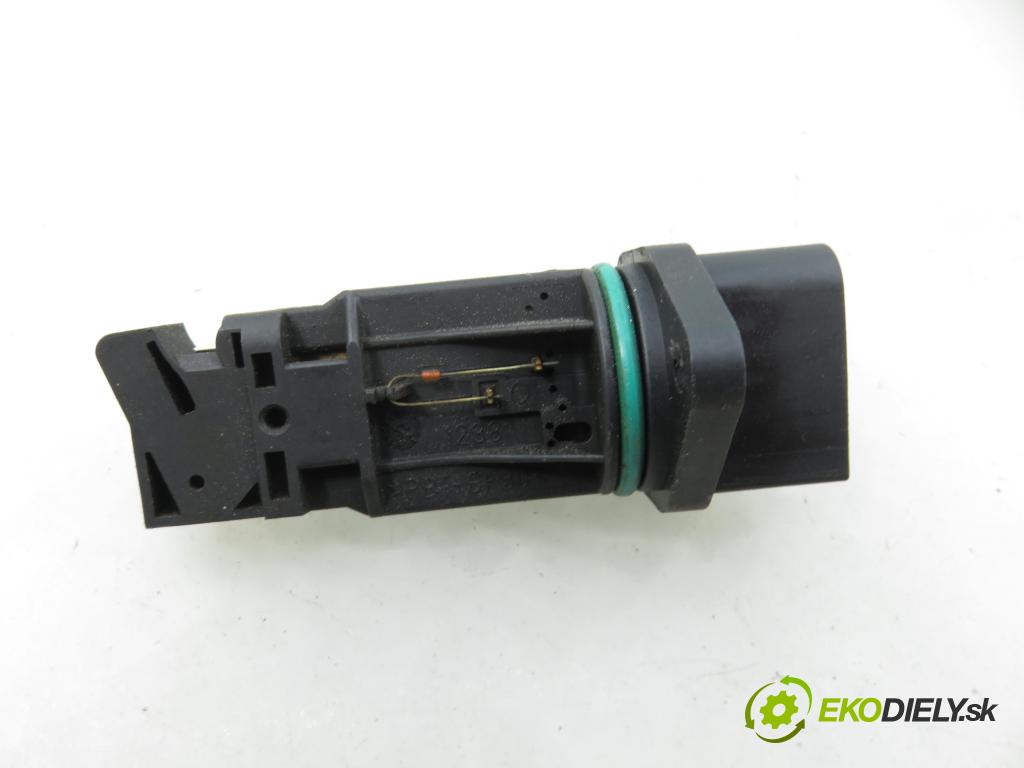 AUDI A3 (8L1) HB 2002 92,00 1.8 - APG 1781,00 váha vzduchu vzduchu F00C2G2047
