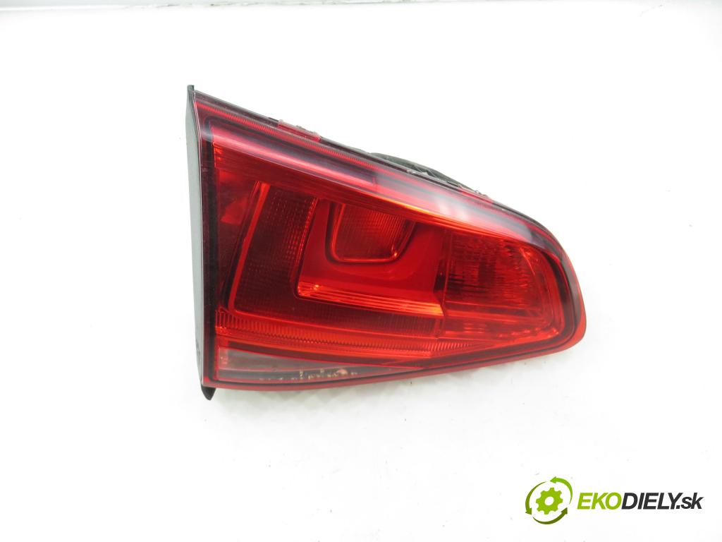 VW GOLF VII (5G1, BQ1, BE1, BE2) HB 2014 77,00 1.6 TDI - CLHA 1598,00 Svetlo pravé zadné kufor 5G0945093AC ; 90052126A