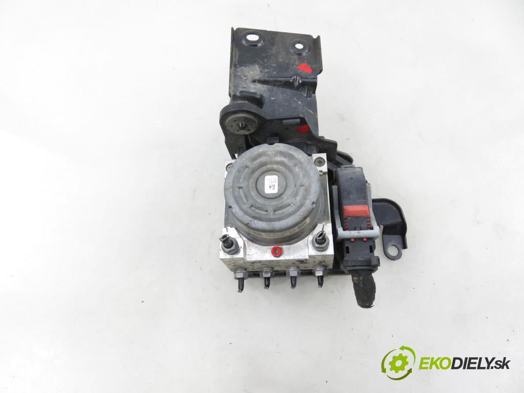VW GOLF VII (5G1, BQ1, BE1, BE2) HB 2014 77,00 1.6 TDI - CLHA 1598,00 Pumpa ABS 5Q0907379AA ; 10091543463T ; 5Q0614517T (Pumpa ABS)