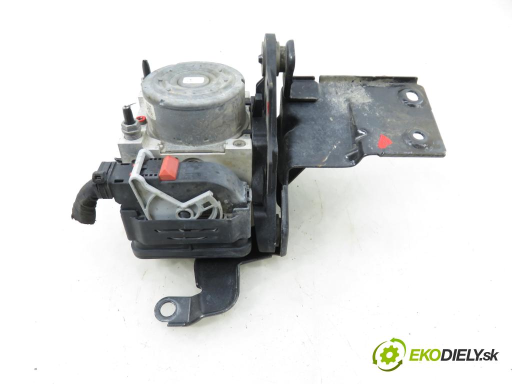 VW GOLF VII (5G1, BQ1, BE1, BE2) HB 2014 77,00 1.6 TDI - CLHA 1598,00 Pumpa ABS 5Q0907379AA ; 10091543463T ; 5Q0614517T (Pumpa ABS)