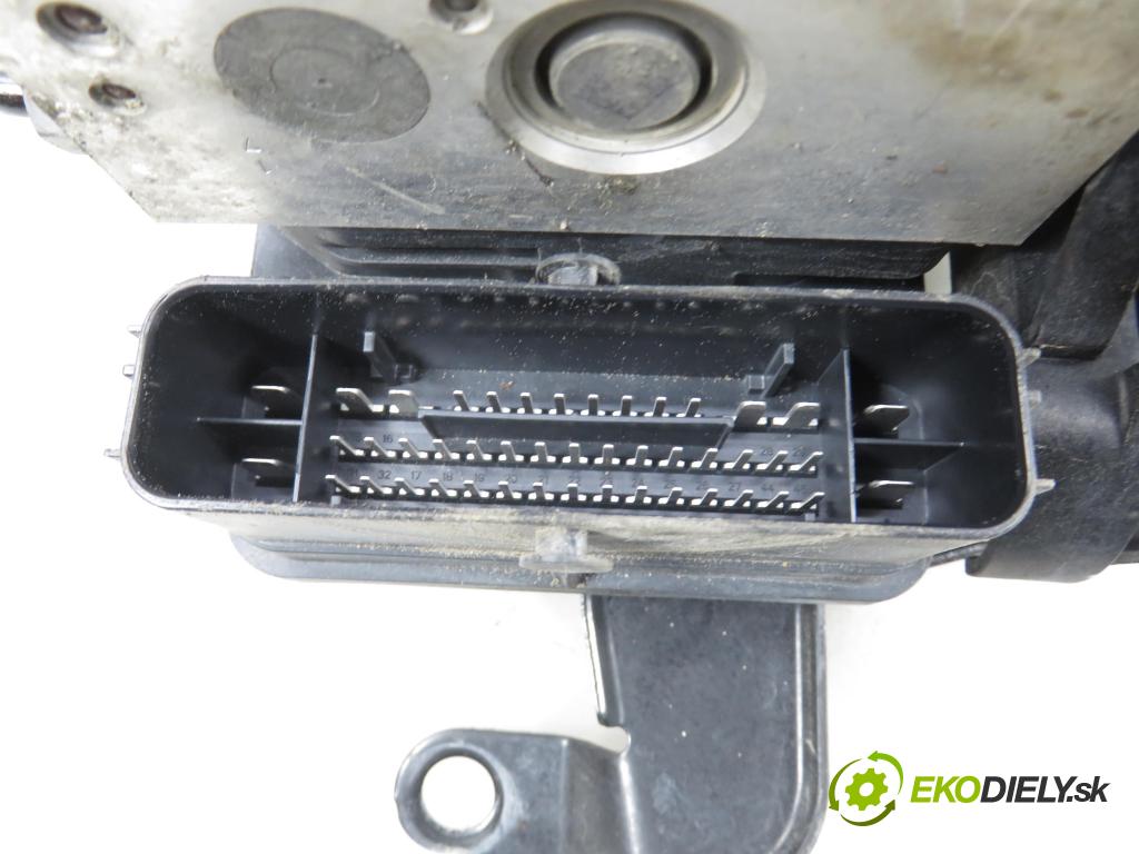 VW GOLF VII (5G1, BQ1, BE1, BE2) HB 2014 77,00 1.6 TDI - CLHA 1598,00 Pumpa ABS 5Q0907379AA ; 10091543463T ; 5Q0614517T (Pumpa ABS)