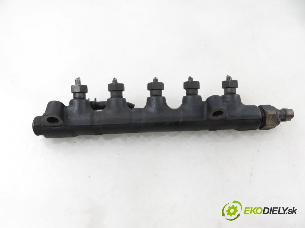 TOYOTA COROLLA (_E12_) HB 2003 66,00 2.0 D-4D (CDE120R_, CDE120L_) - 1CD-FTV 1995,00 Lišta vstrekovacia 8945812020 (Vstrekovacia lišta)