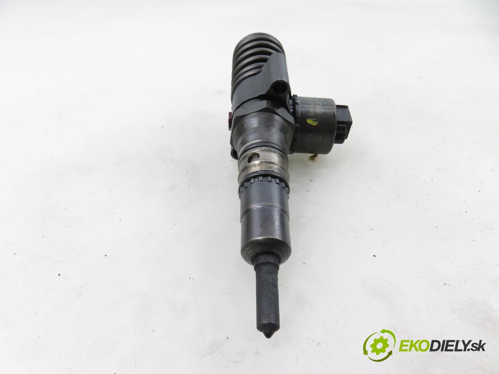 VW TOURAN (1T1, 1T2) MINIVAN 2005 103,00 2.0 TDI 16V 140 - BKD 1968,00 Vstrekovač 03G130073G ; 0414720404 (Vstrekovač paliva)