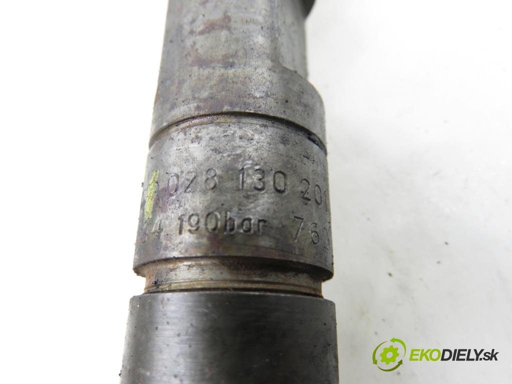 VW PASSAT B5 (3B2) SEDAN 1997 66,00 1.9 TDI 90 - AHU 1896,00 Vstrek 028130201J
