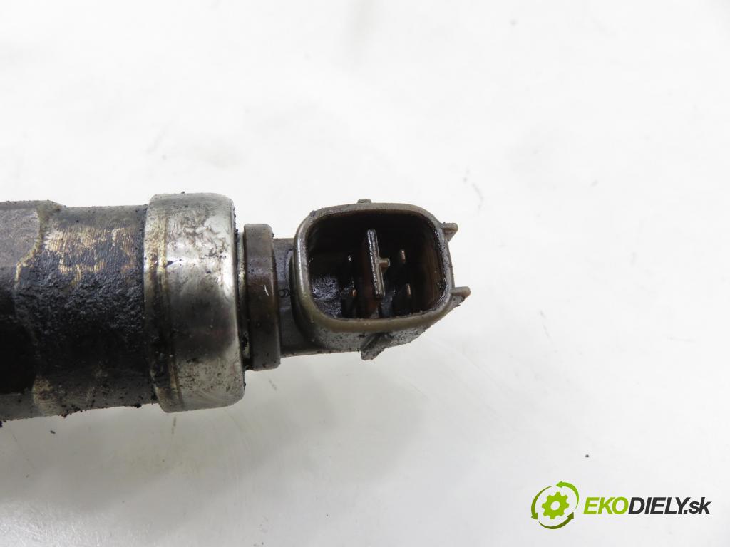 TOYOTA COROLLA (_E12_) HB 2003 66,00 2.0 D-4D (CDE120R_, CDE120L_) - 1CD-FTV 1995,00 vstrekovač 2367027020 (Vstrekovač paliva)