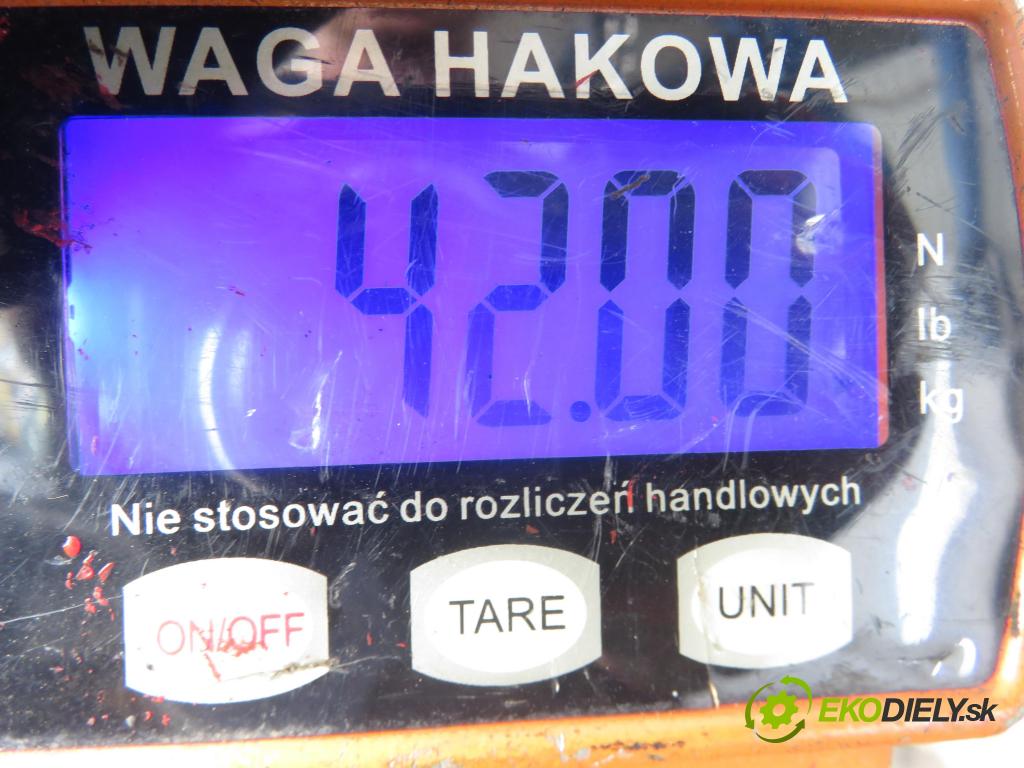 VW GOLF VII (5G1, BQ1, BE1, BE2) HB 2014 77,00 1.6 TDI - CLHA 1598,00 Výstuha zadná ABS