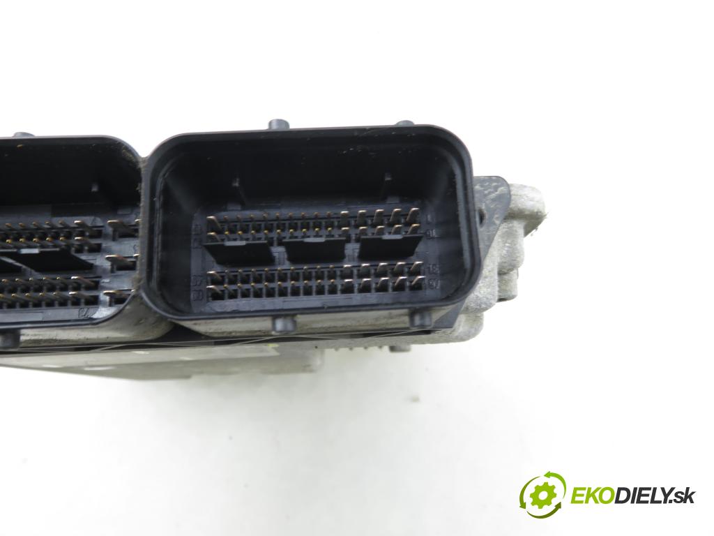 VW GOLF V (1K1) HB 2005 77,00 1.9 TDI PD 105 - BKC 1896,00 Riadiaca jednotka Motor 03G906016CB ; 0281011900