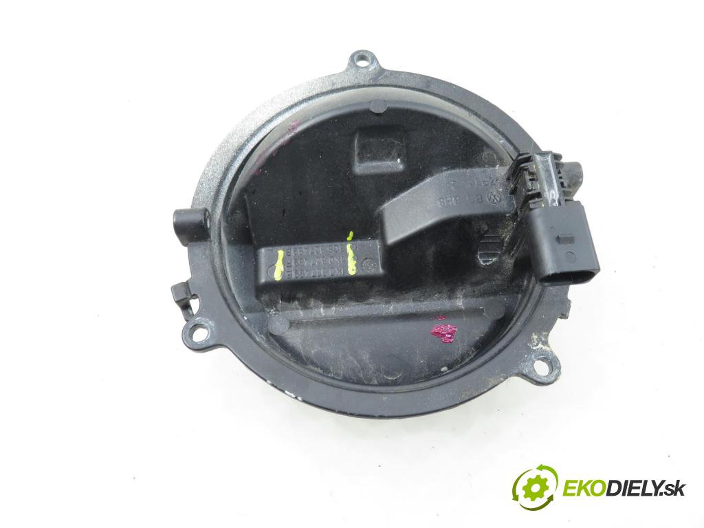 VW GOLF V (1K1) HB 2005 77,00 1.9 TDI PD 105 - BKC 1896,00 klika dveří kufr 1K0827469E ; 1K0827469F ; 3C5827469B