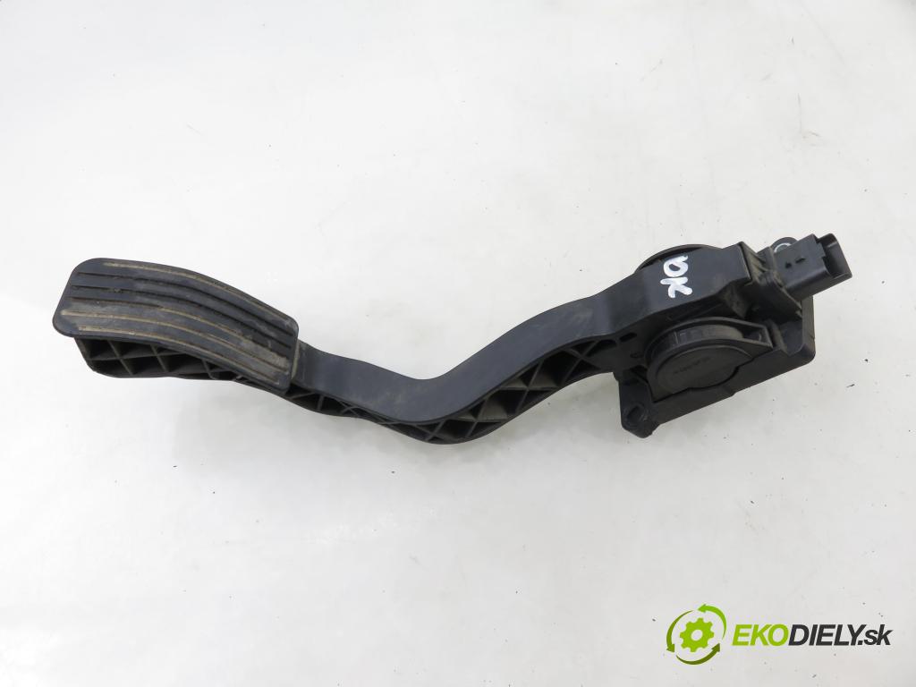 CITROEN C3 I (FC_) HB 2003 54,00 1.4 i - KFV (TU3JP) 1360,00 potenciometr plynového pedálu 0280752251 ; 9646702180 ; F00C3E2427 (Potenciometr plynového pedálu)