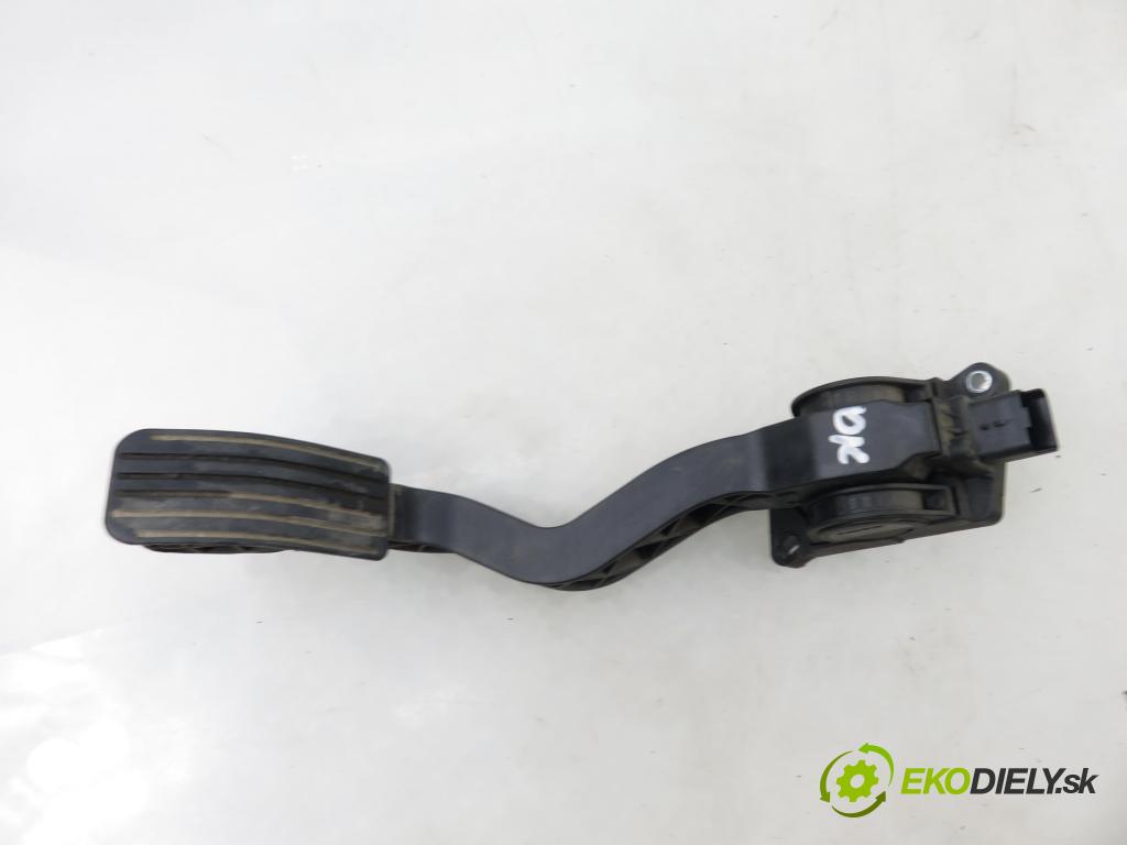 CITROEN C3 I (FC_) HB 2003 54,00 1.4 i - KFV (TU3JP) 1360,00 Potenciometer plynu 0280752251 ; 9646702180 ; F00C3E2427 (Potenciometer plynového pedálu)