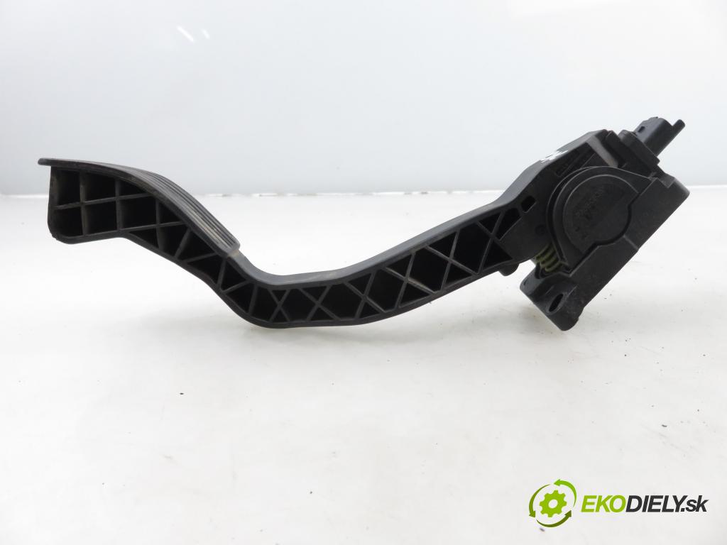 CITROEN C3 I (FC_) HB 2003 54,00 1.4 i - KFV (TU3JP) 1360,00 Potenciometer plynu 0280752251 ; 9646702180 ; F00C3E2427 (Potenciometer plynového pedálu)