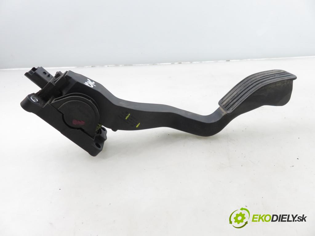 CITROEN C3 I (FC_) HB 2003 54,00 1.4 i - KFV (TU3JP) 1360,00 Potenciometer plynu 0280752251 ; 9646702180 ; F00C3E2427 (Potenciometer plynového pedálu)
