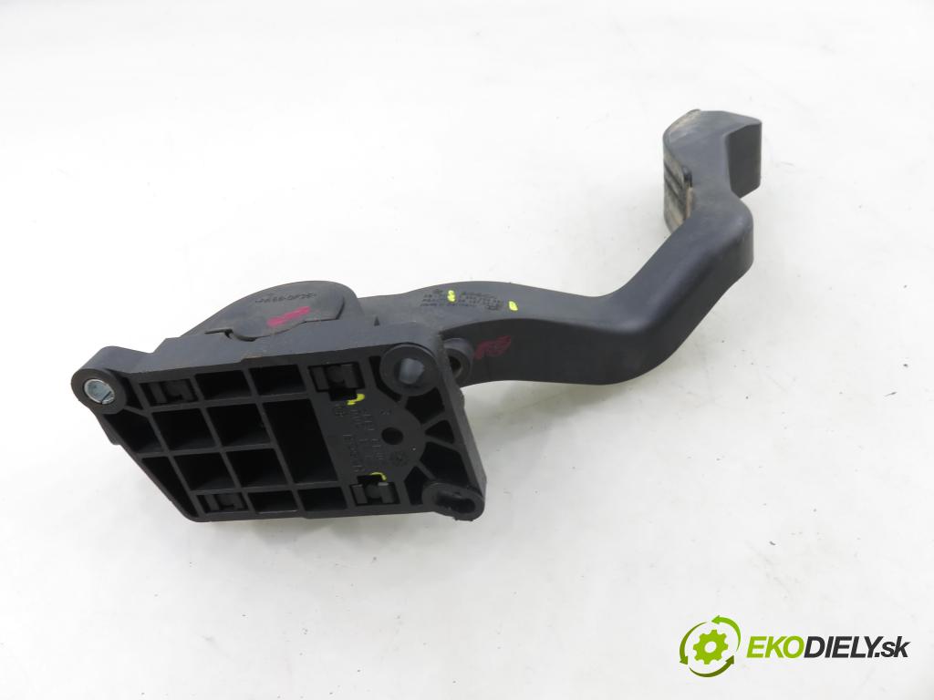 CITROEN C3 I (FC_) HB 2003 54,00 1.4 i - KFV (TU3JP) 1360,00 Potenciometer plynu 0280752251 ; 9646702180 ; F00C3E2427 (Potenciometer plynového pedálu)