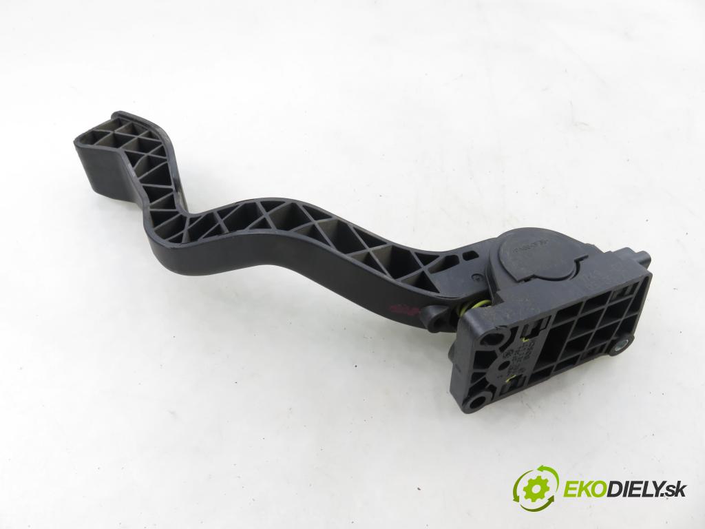 CITROEN C3 I (FC_) HB 2003 54,00 1.4 i - KFV (TU3JP) 1360,00 Potenciometer plynu 0280752251 ; 9646702180 ; F00C3E2427 (Potenciometer plynového pedálu)