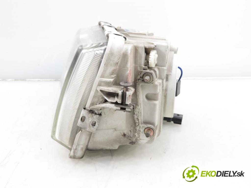 VOLVO V40 Kombi (645) KOMBI 2002 75,00 1.9 DI - D 4192 T4 1870,00 Svetlo LP 1AG007861