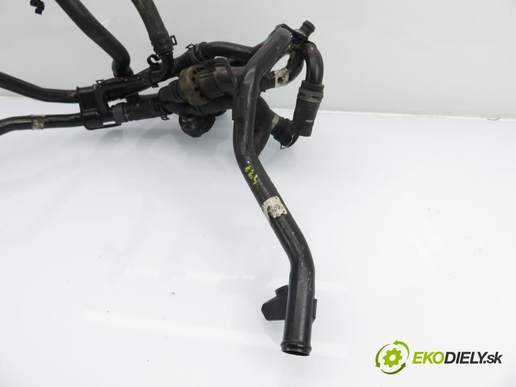 VW TOUAREG (7P5) SUV 2010 245,00 3.0 V6 TSI Hybrid - CGEA 2995,00 Rúra vody 7P6122447S ; 7P0122101A