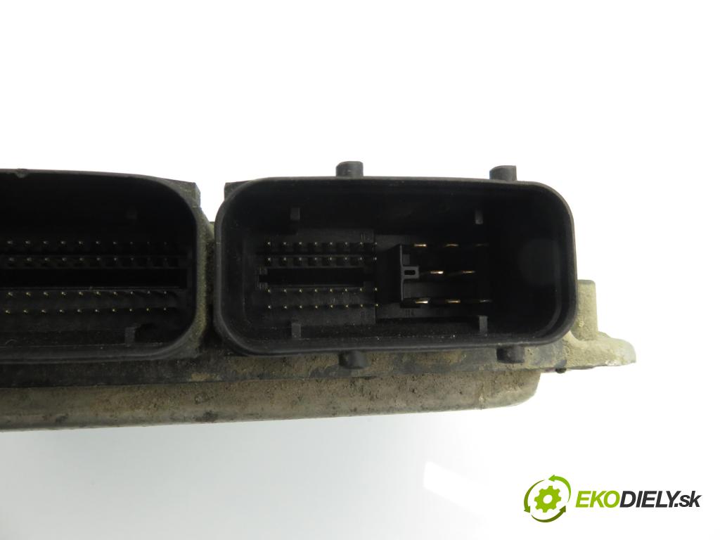 VW TRANSPORTER IV Autobus (70XB, 70XC, 7DB, 7DW, 7DK) BUS 2002 111,00 2.5 TDI - AXG 2461,00 Riadiaca jednotka Motor 074906018AL ; 0281010459