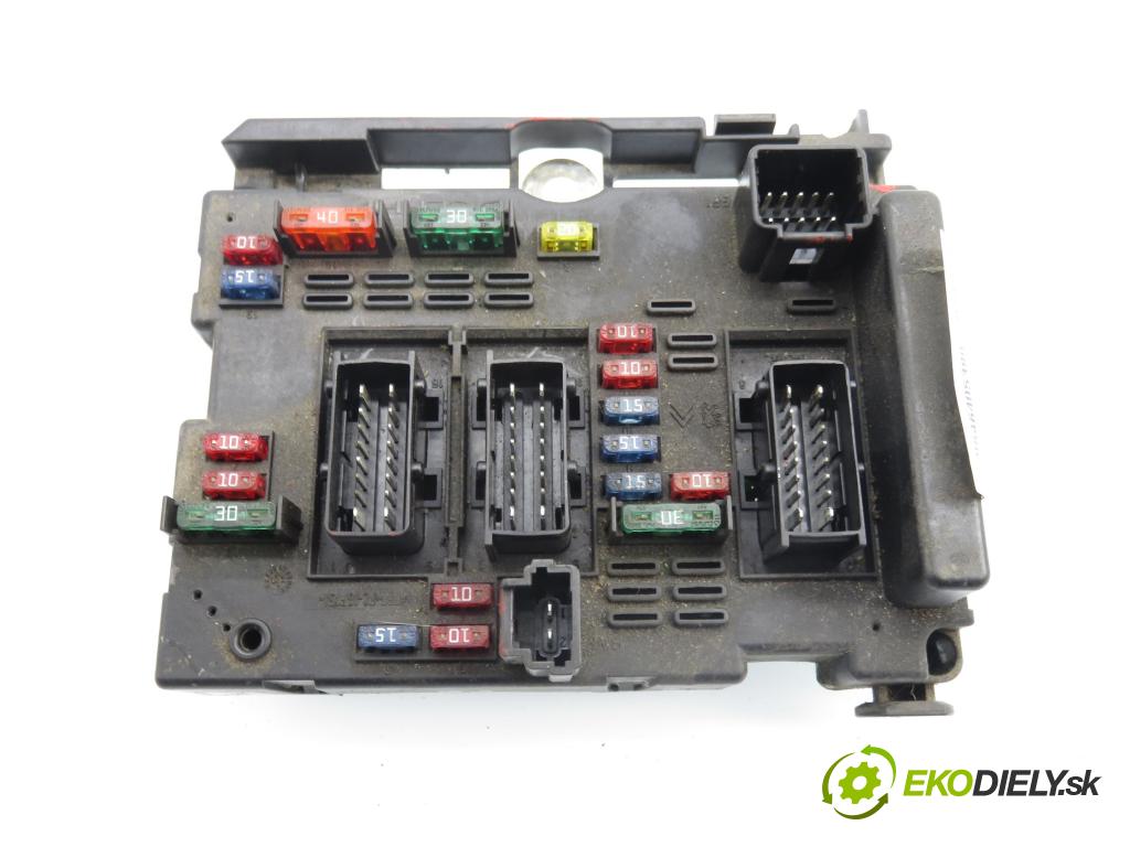 PEUGEOT 307 (3A/C) HB 2002 100,00 2.0 16V - RFN (EW10J4) 1997,00 MODUL BSM 9646405380