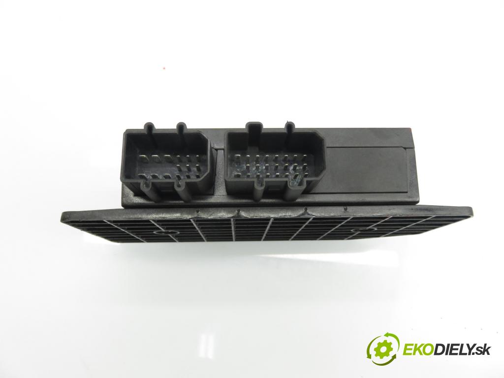 VW PASSAT B5.5 Variant (3B6) KOMBI 2002 96,00 1.9 TDI - AWX 1896,00 MODUL komfortu 1C0959799B