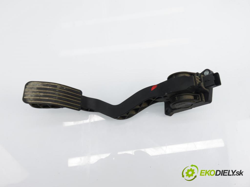PEUGEOT 307 (3A/C) HB 2002 100,00 2.0 16V - RFN (EW10J4) 1997,00 Potenciometer plynu 0280752251 ; 9646702180 (Potenciometer plynového pedálu)