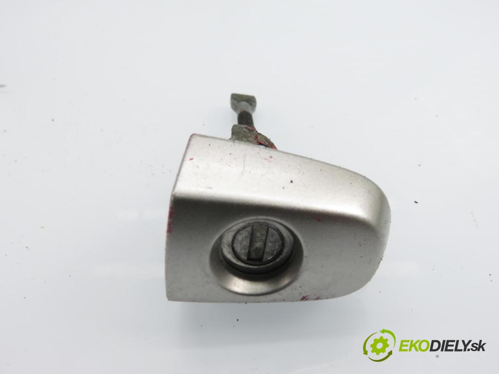 TOYOTA COROLLA Verso (_E12_) MINIVAN 2002 66,00 2.0 D-4D (CDE120_) - 1CD-FTV 1995,00 spinačka / zámky 8978313010